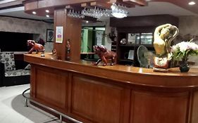 Kingfisher House And Bar