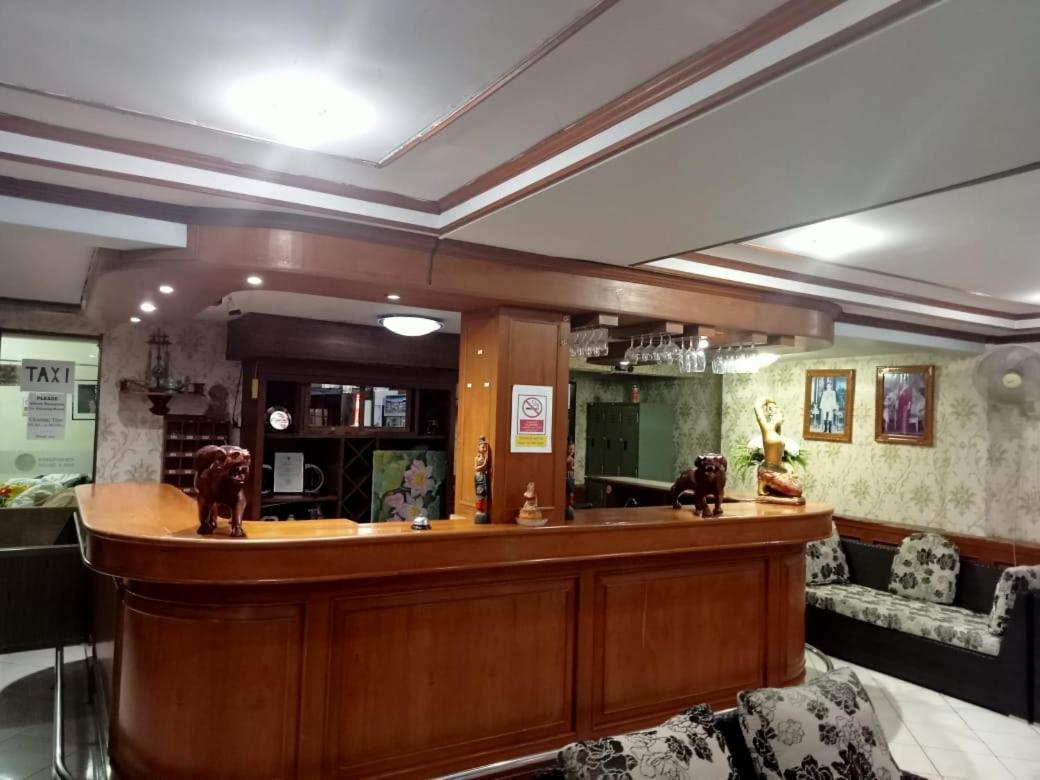 Kingfisher House And Bar Pattaya Exterior photo
